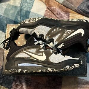 Nike KD15 men's sz 11.5 almost new condition